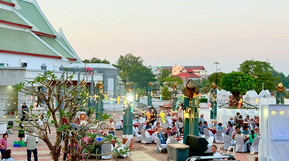 ลานดอกบัว (8-2)